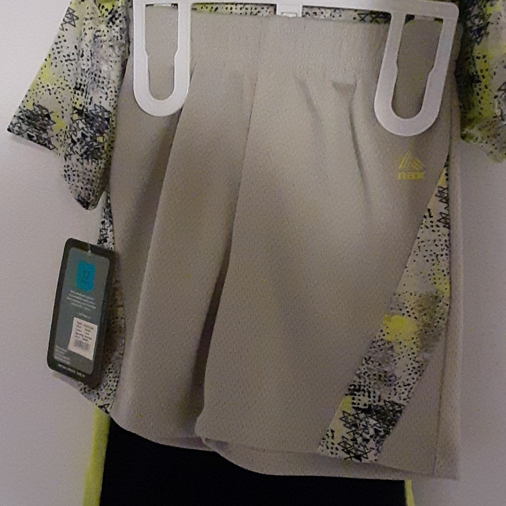 4 Piece set Reebok boys - Picture 3 of 3